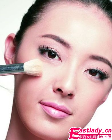 7大给力秘笈 妆出艳羡小V脸