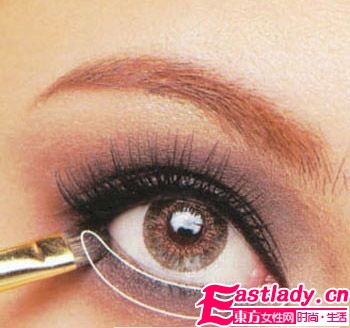 7步速成混血美女大眼妆 惊艳派对季