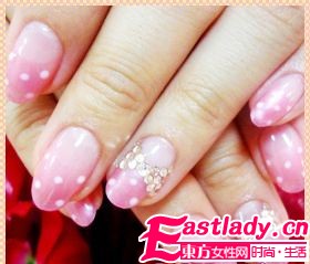 不败的经典 美甲也有圆点控