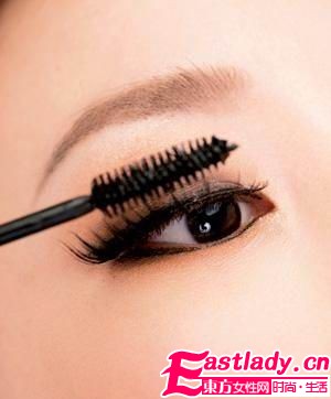 降温我不怕 4步打造暖暖妆容