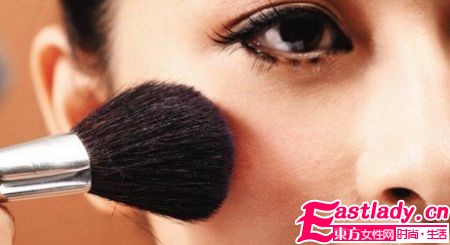 日杂红星演绎 楚楚动人垂眼妆