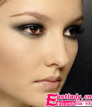 烟熏妆冬日回归 9大技巧打造经典