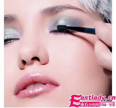 麻豆示范 [妆]出寒冬日系新派烟熏