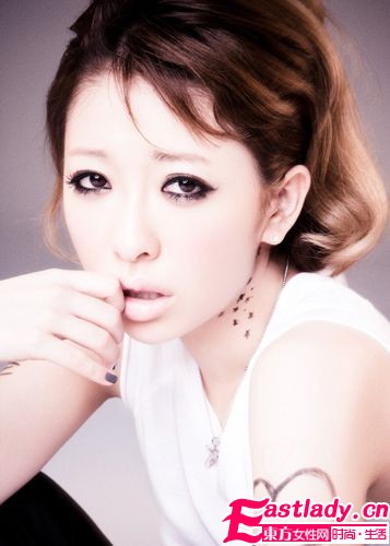 桃花滚滚来 妆 无辜电眼美妞