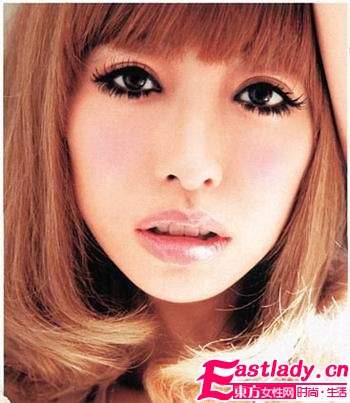 日杂红星演绎 楚楚动人垂眼妆