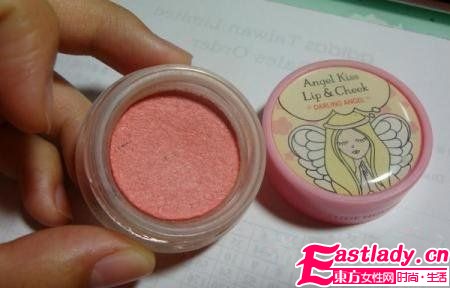 营造完美肤色 10款台湾妹最爱腮红