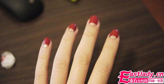 半月形美甲DIY 简约混搭大牌范