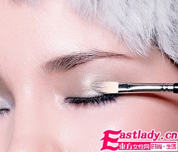 7大技巧 打造秋冬新式烟熏妆