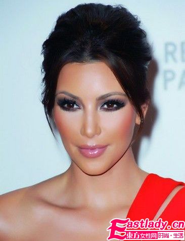 15位美人亲身示范初冬潮流美妆