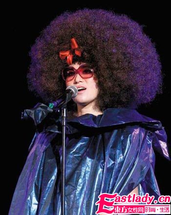 何洁PK李霄云 超女造型清新or雷人