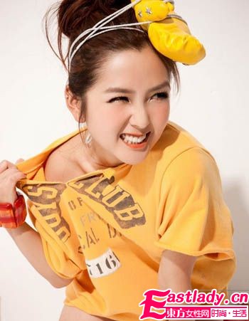 何洁PK李霄云 超女造型清新or雷人