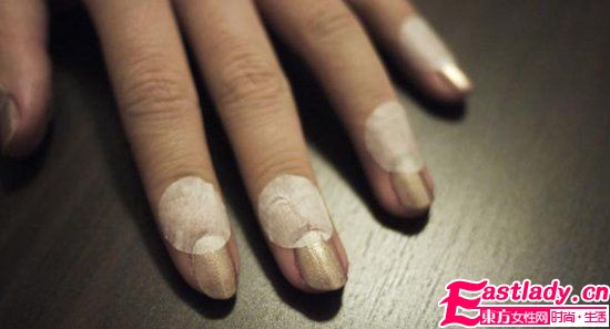 半月形美甲DIY 简约混搭大牌范