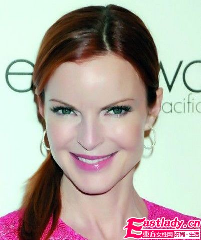 15位美人亲身示范初冬潮流美妆