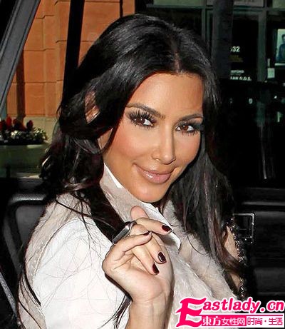 明星美甲也疯狂 魅惑新色齐登场