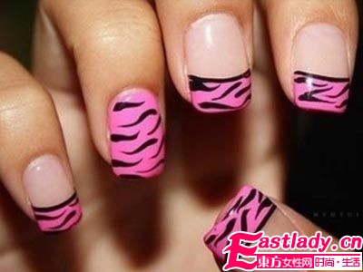 初秋新色美甲 独一无二的指尖风情