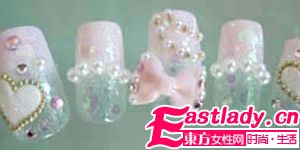 粉嫩桃心美甲 甜美从指间开始