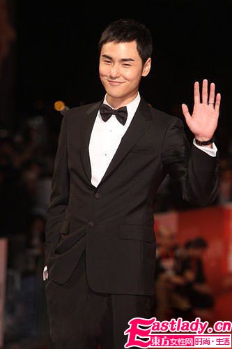 47界金马红毯小S惊 艳 全场