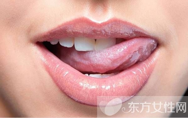 口红太干脱皮怎么解决 内外调理很重要