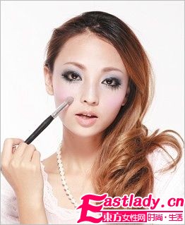  妆 出甜美俏皮洛丽塔真人版