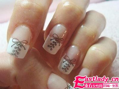 初秋新色美甲 独一无二的指尖风情