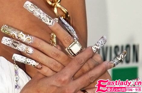 艺术感极致美甲 不疯狂不成魔