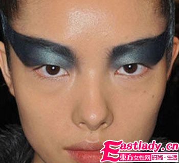 彩妆狂潮 2010秋冬玩转[眼]花样