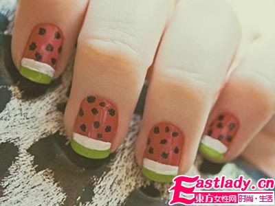 初秋新色美甲 独一无二的指尖风情