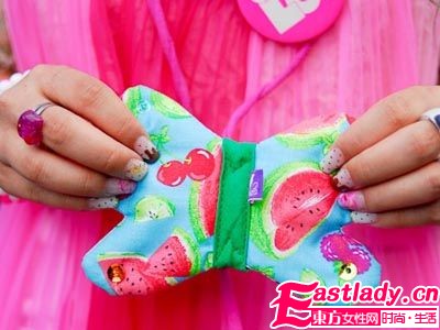 纯美美甲燃情指尖 挥别暗淡深秋