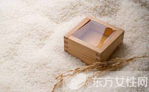 淘米水洗脸的正确方法 帮你洗出无瑕肌肤