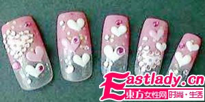 粉嫩桃心美甲 甜美从指间开始