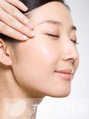 如何去眼部细纹 几招赶跑鱼尾纹