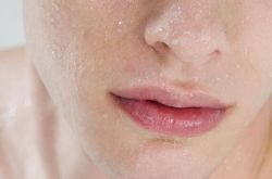 男生脸上出油怎么办 这些控油方法简直太神奇了