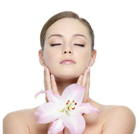 白头粉刺是怎么形成的 该如何去除