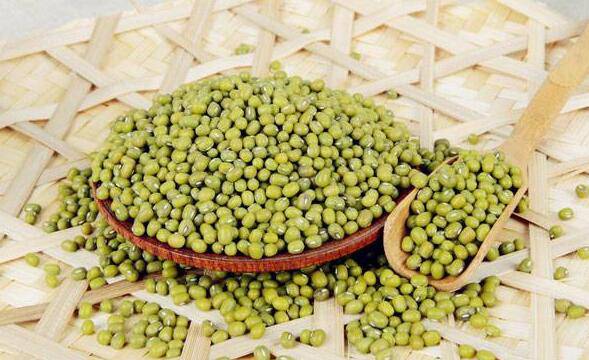 4款自制绿豆粉面膜 敷出嫩白好肤色