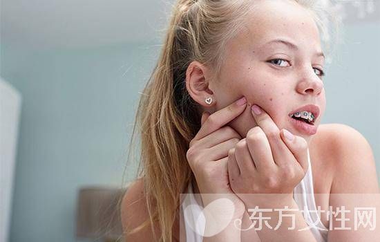 小心这些 手贱 行为 揉眼睛最易造成眼部衰老