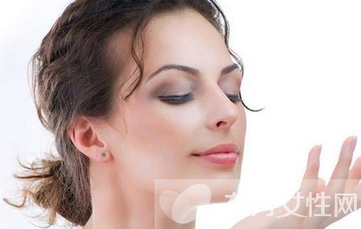 敏感肌肤用什么护肤品？