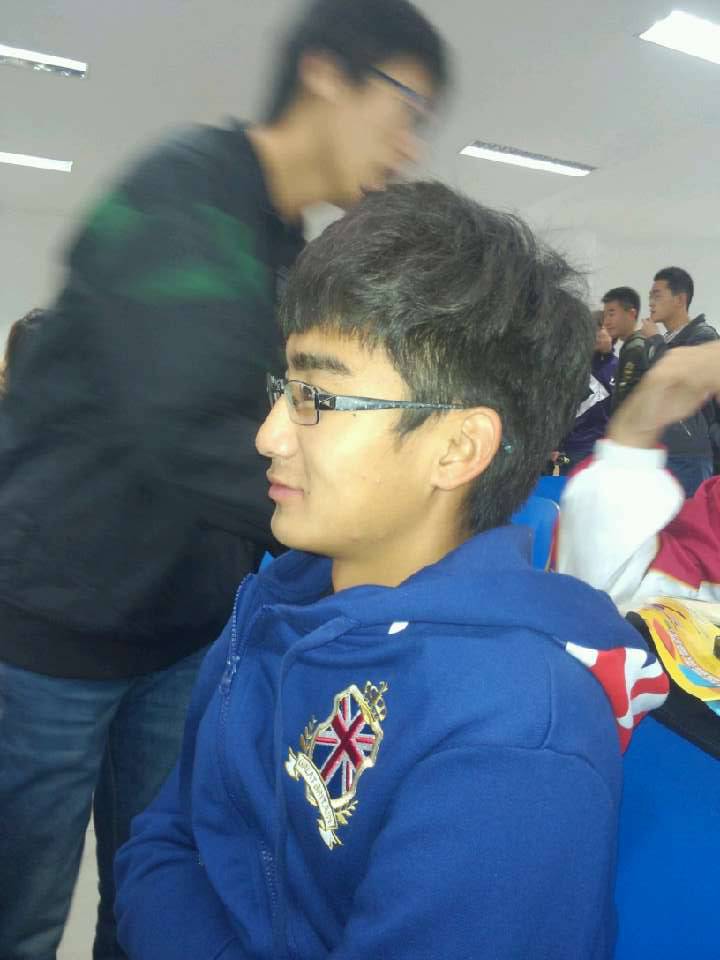 揭右脸长痘痘原因 三小妙招还你白嫩肌肤