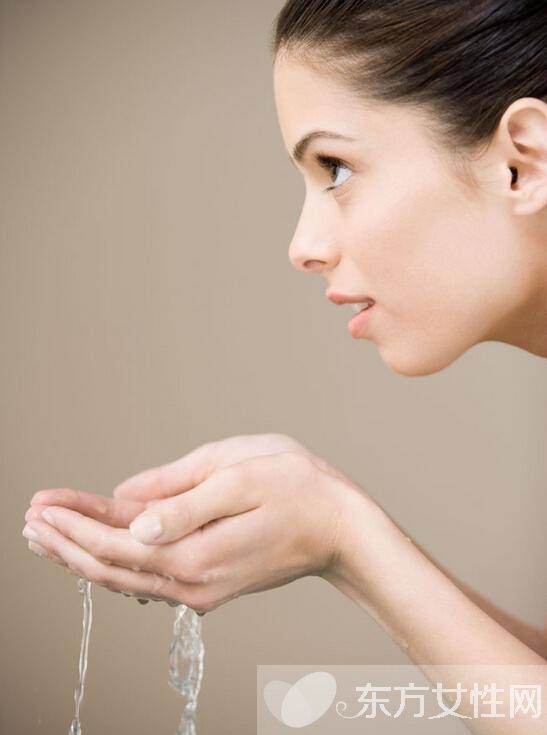 洗面奶和洁面乳的区别 女生该如何选择洗面奶