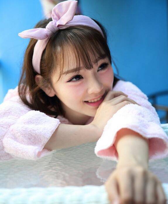 20岁花样年龄 适合使用什么眼霜