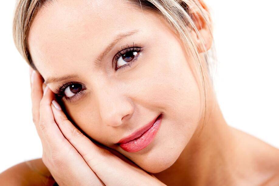 揭密脸上起皮五大原因 四招缓解皮肤干燥