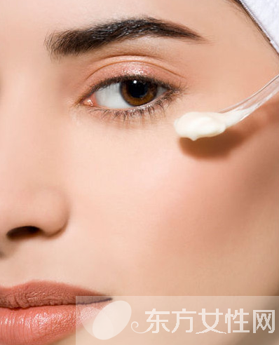 假睫毛怎么卸 这么做既能轻松卸掉还不伤眼睛