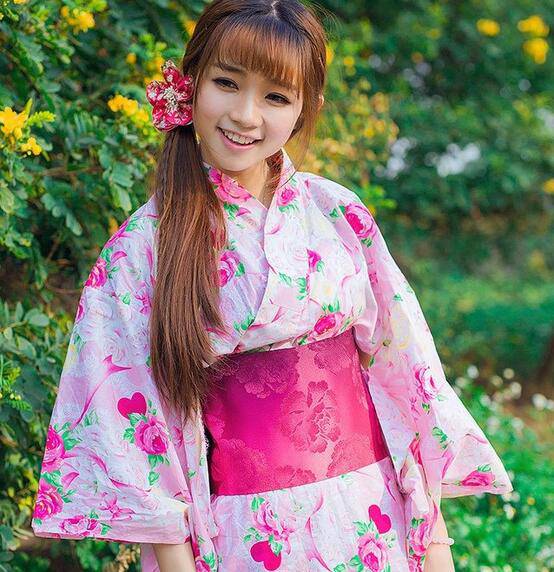 20岁花样年龄 适合使用什么眼霜