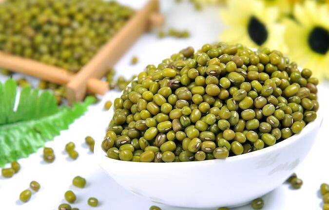 4款自制绿豆粉面膜 敷出嫩白好肤色