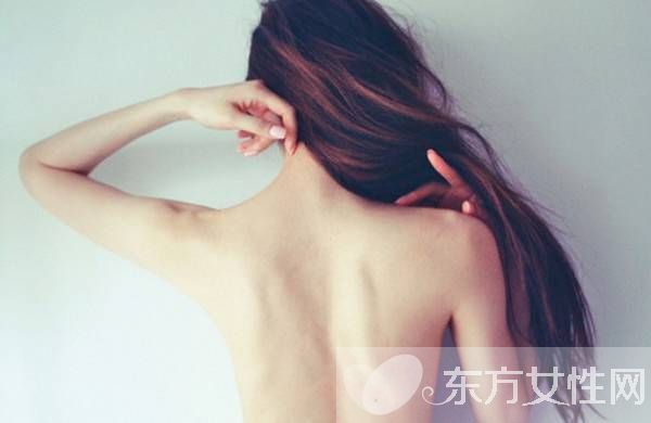 后背上起疙瘩怎么办 如何防止后背上起疙瘩