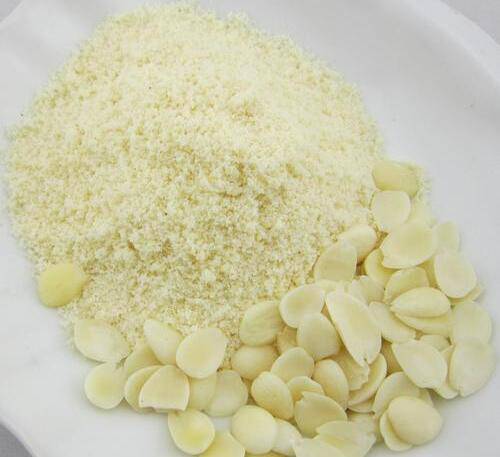 杏仁粉的功效与作用 自制杏仁粉面膜