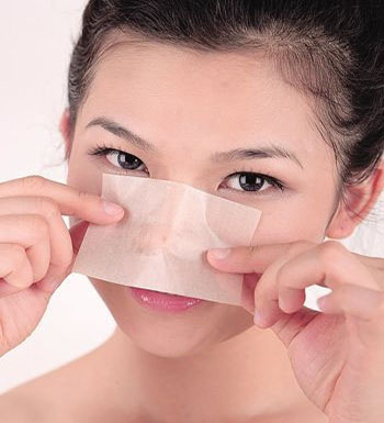 油性皮肤产生的原因  油性皮肤如何护理