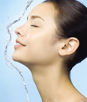 补水保湿 层层保湿春夏换季不脱皮