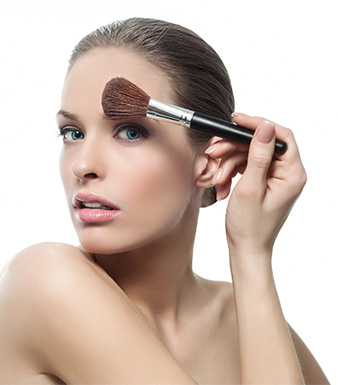 冬天如何才能化好妆 秀出独具魅力特色的自己