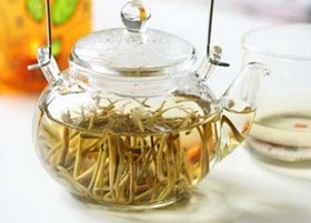 女人吃什么养颜 夏天女性养颜多喝九种花茶