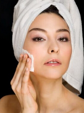 脸上脱皮怎么办 如何应对换季脱皮